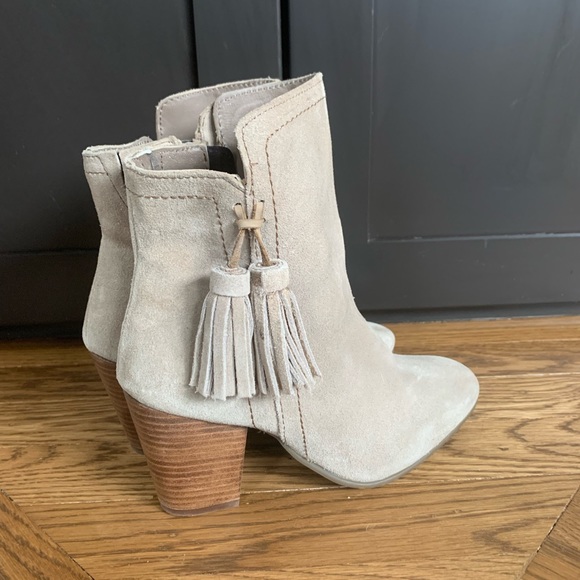 Hush Puppies Suede Tassel Boots Size 6.5 - Picture 2 of 6